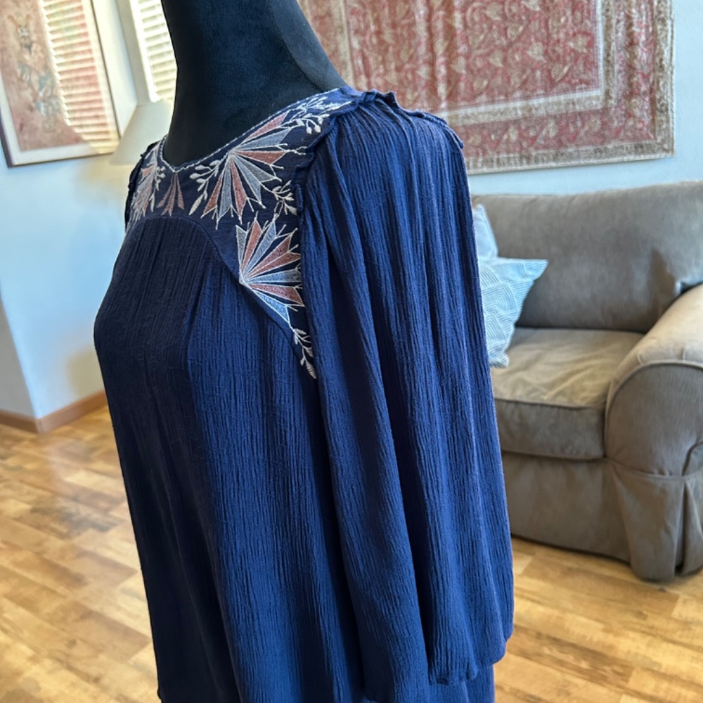 Blouse - Picture 2 of 7